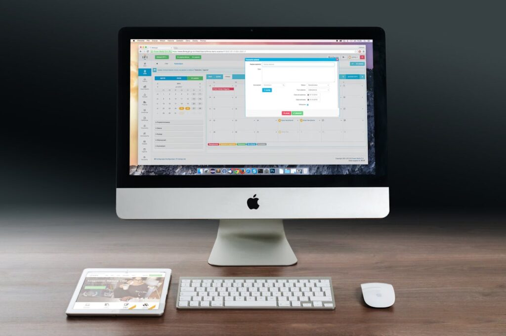 apple imac ipad workplace 38568.jpeg